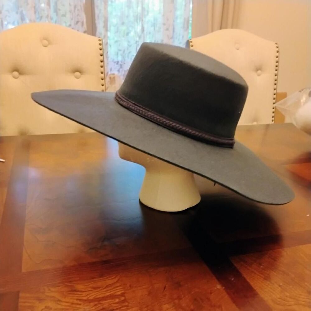 Universal-thread Women's Grey and Black Hat